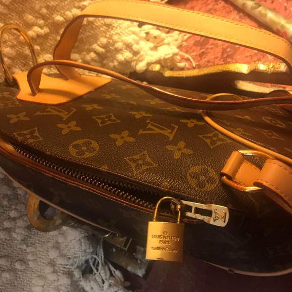 Louis Vuitton Ellipse Backpack - Picture 6 of 8